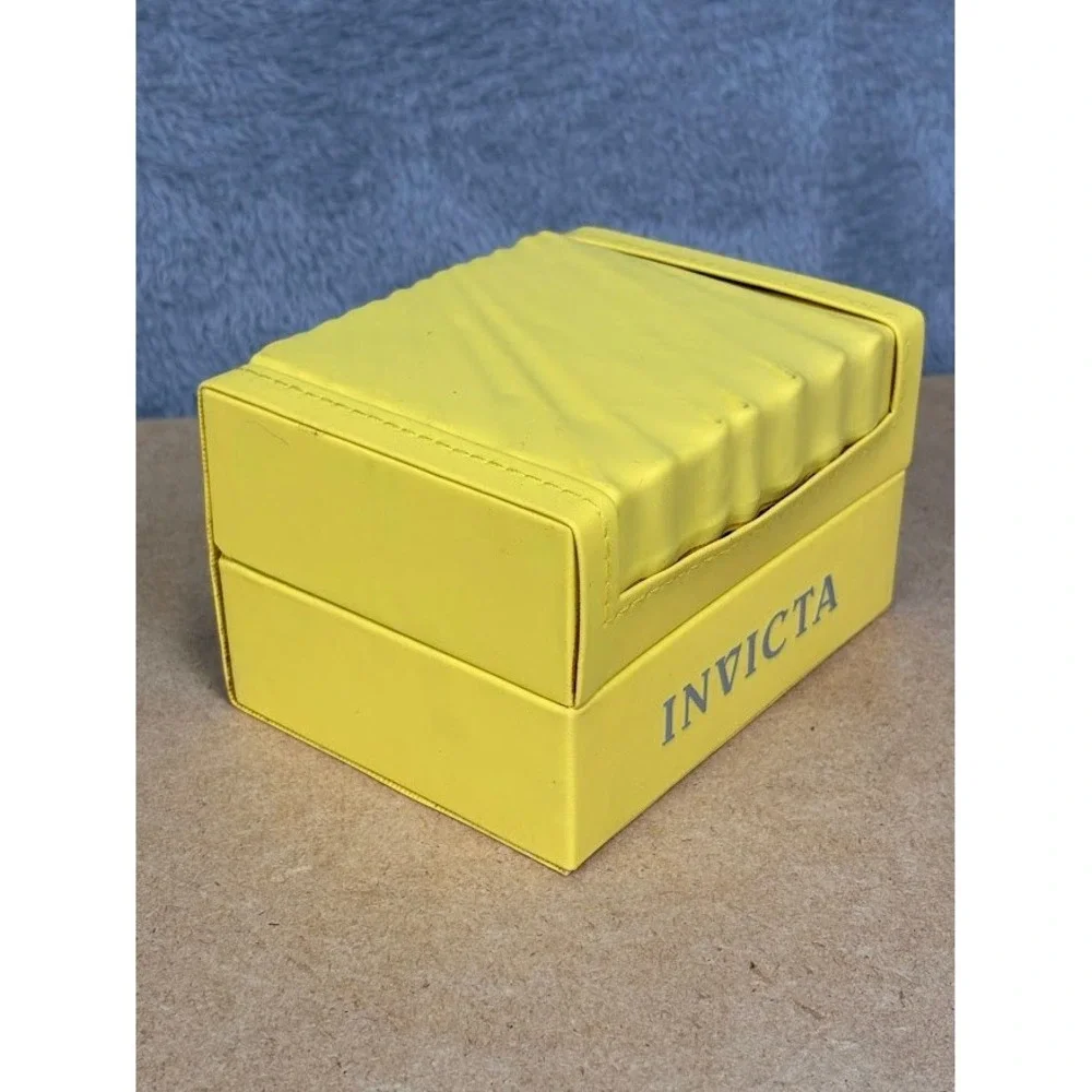 Invicta signature yellow